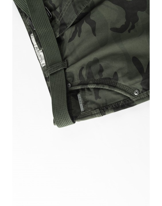 Men’s green Camo Cargo Pants. Sold in packs of 12. Price shown is for the full pack (12 pieces). – Straight-Leg Tactical Combat Trousers with Multi Pockets